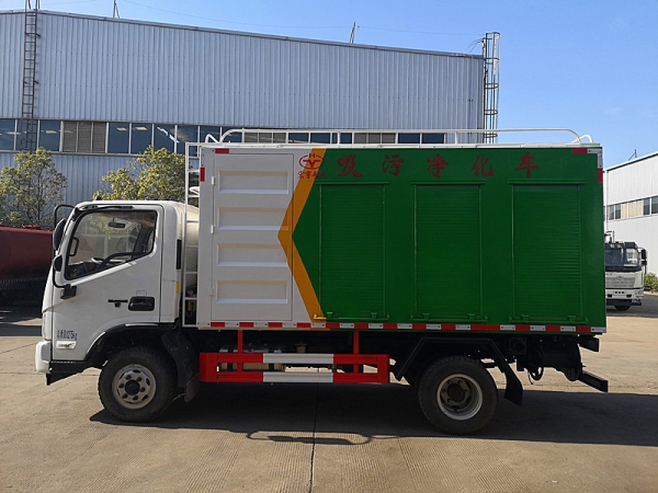福田歐馬可吸污凈化車(chē)